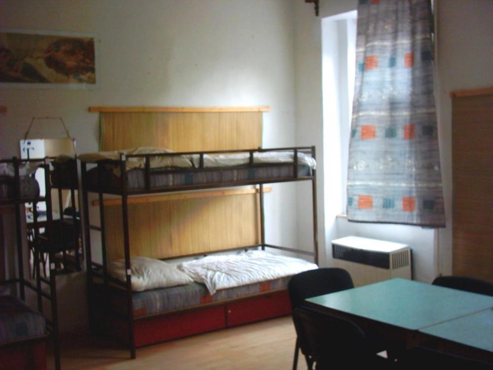 Season Hostel Βουδαπέστη Δωμάτιο φωτογραφία